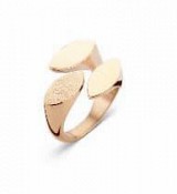 Victoria Rose gold 3 petal ring