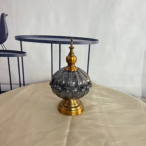 Διακοσμητική Γυάλινη Φοντανιέρα Με Χρυσό Μεταλλικό Καπάκι Και Αντικέ Πόδι 27x13cm