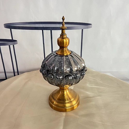 Διακοσμητική Γυάλινη Φοντανιέρα Με Χρυσό Μεταλλικό Καπάκι Και Αντικέ Πόδι 30x16cm