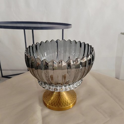 Διακοσμητικό Γυάλινο Μπωλ Με Μεταλλική Χρυσή Βάση Πόδι 21x22cm