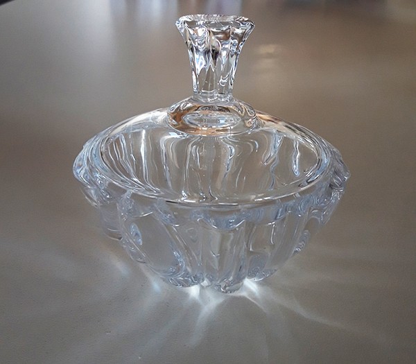 Διακοσμητική Γυάλινη Φοντανιέρα Με Καπάκι Με Κυματιστό Σχέδιο