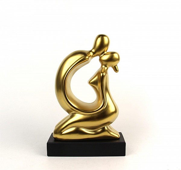 Κεραμικό Διακοσμητικό Ζευγάρι Που Φιλιέται Χρυσό Ματ Σε Μαύρη Βάση 31cm