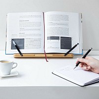 Navaris Bamboo Book Stand - Ρυθμιζόμενη Βάση Ανάγνωσης Βιβλίου / iPad / Tablet / eReader από Μπαμπού - 33 x 24cm - Brown (52801.2)